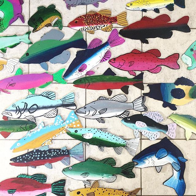 We recently painted 80 of these wooden native fish (that @perrodin cut out by hand) with a group of really amazing SHS students! This Friday morning at 10am we’ll be installing them on the fence near the @shilohmuseum overlooking Spring Creek and the Razorback Greenway boardwalk downtown. This is another exciting #springdaleartinitiative project that we can’t wait for you to see!! Take a picture when you see them and tag #teamspringdale and we’ll feature your photo!!